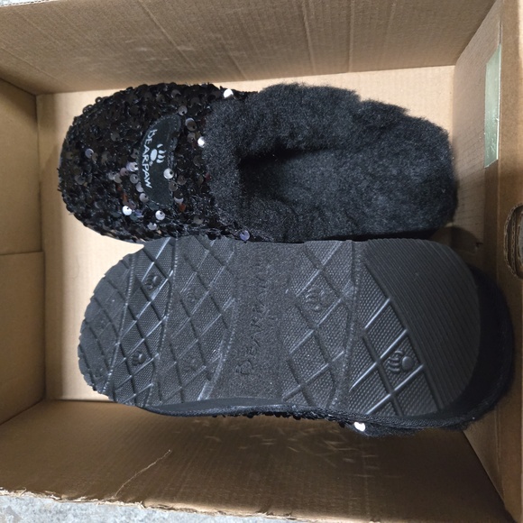 Bearpaw Black Sequin mule shoe w/ wool blend interior and suede leather… - Picture 4 of 4